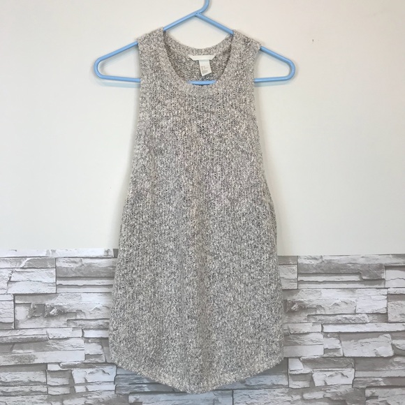 H&M Tops - WoW5 for $25 Mix and match ♥️✅